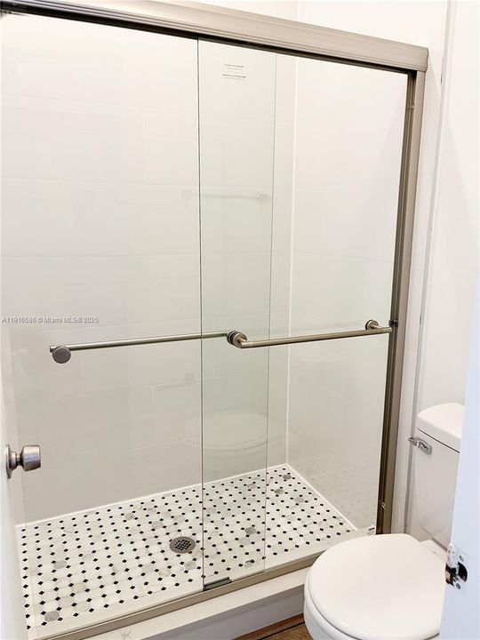 For Rent: $2,800 (3 beds, 2 baths, 1120 Square Feet)