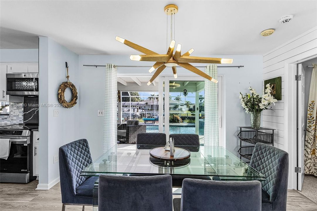 待售: $499,897 (2 贝兹, 2 浴室, 1200 平方英尺)