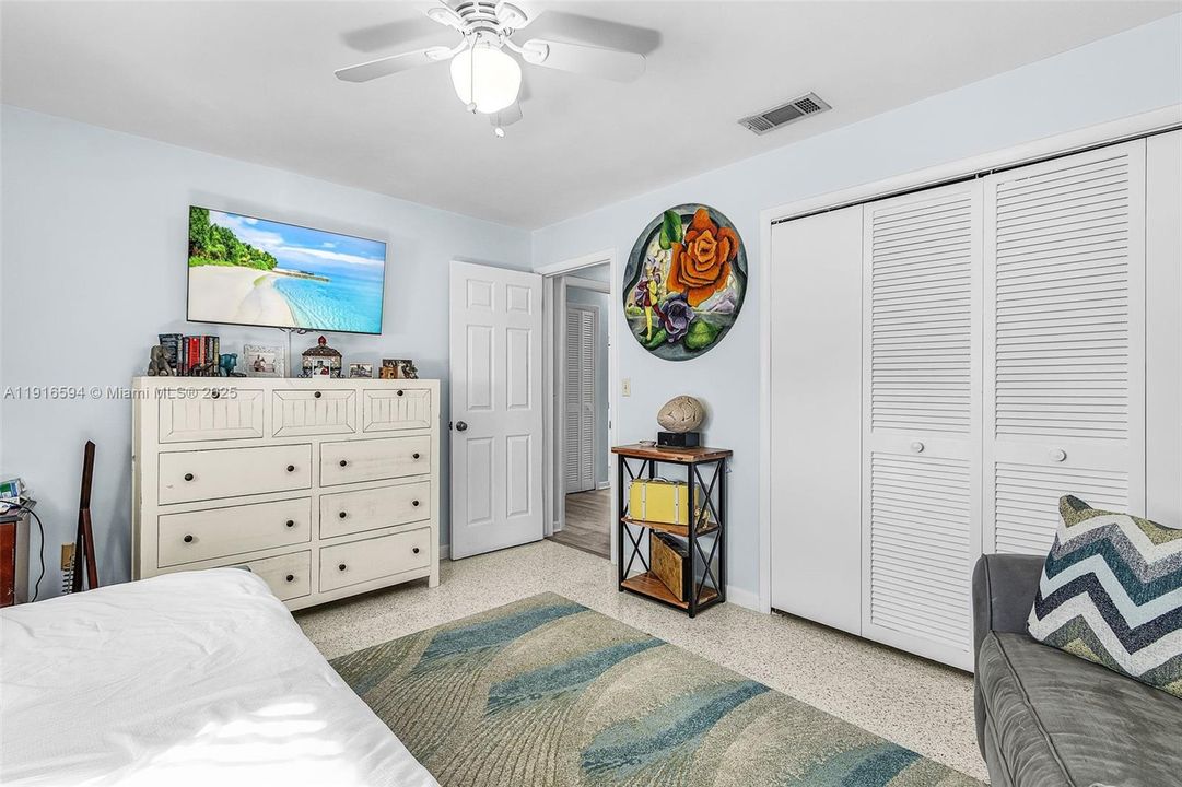 待售: $499,897 (2 贝兹, 2 浴室, 1200 平方英尺)