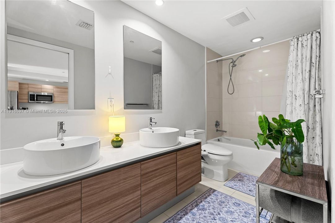 В аренду: $4,000 (1 спален, 1 ванн, 673 Квадратных фут)