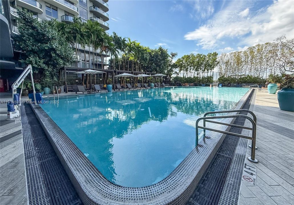 В аренду: $4,000 (1 спален, 1 ванн, 673 Квадратных фут)