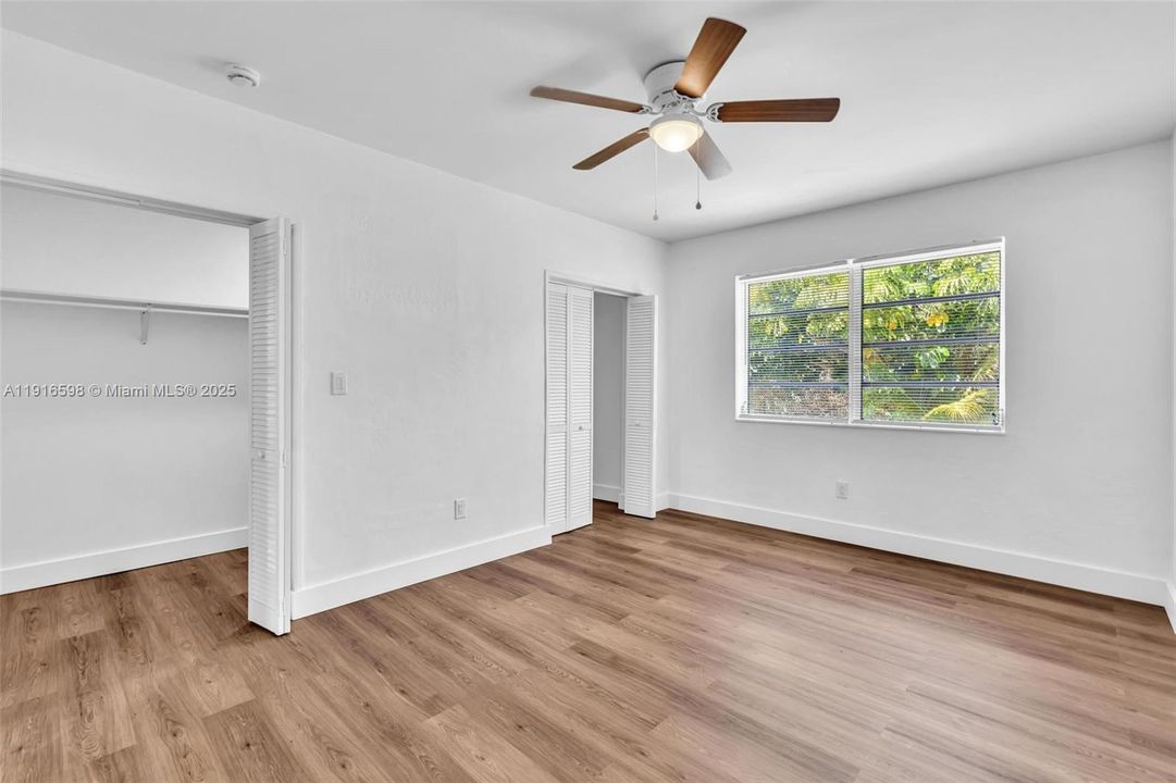 合同活跃: $850,000 (4 贝兹, 3 浴室, 1834 平方英尺)