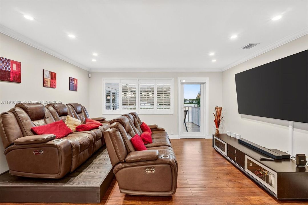 For Sale: $1,589,000 (5 beds, 3 baths, 4059 Square Feet)