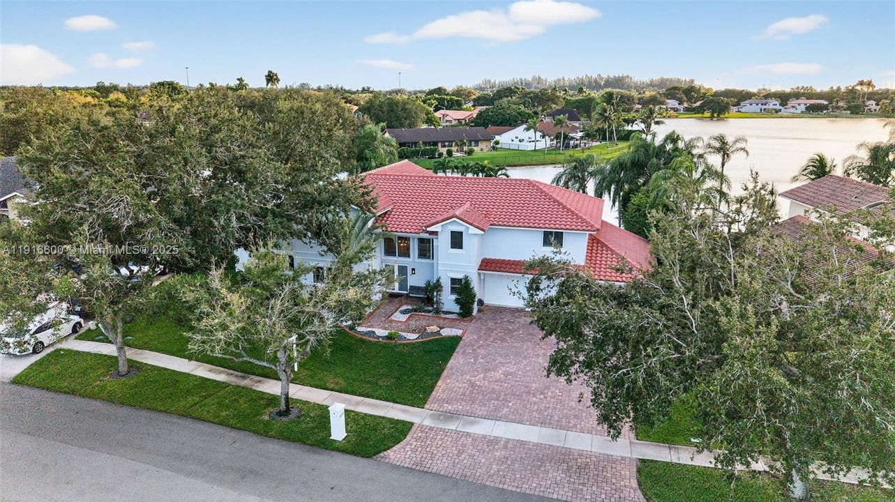 For Sale: $1,589,000 (5 beds, 3 baths, 4059 Square Feet)