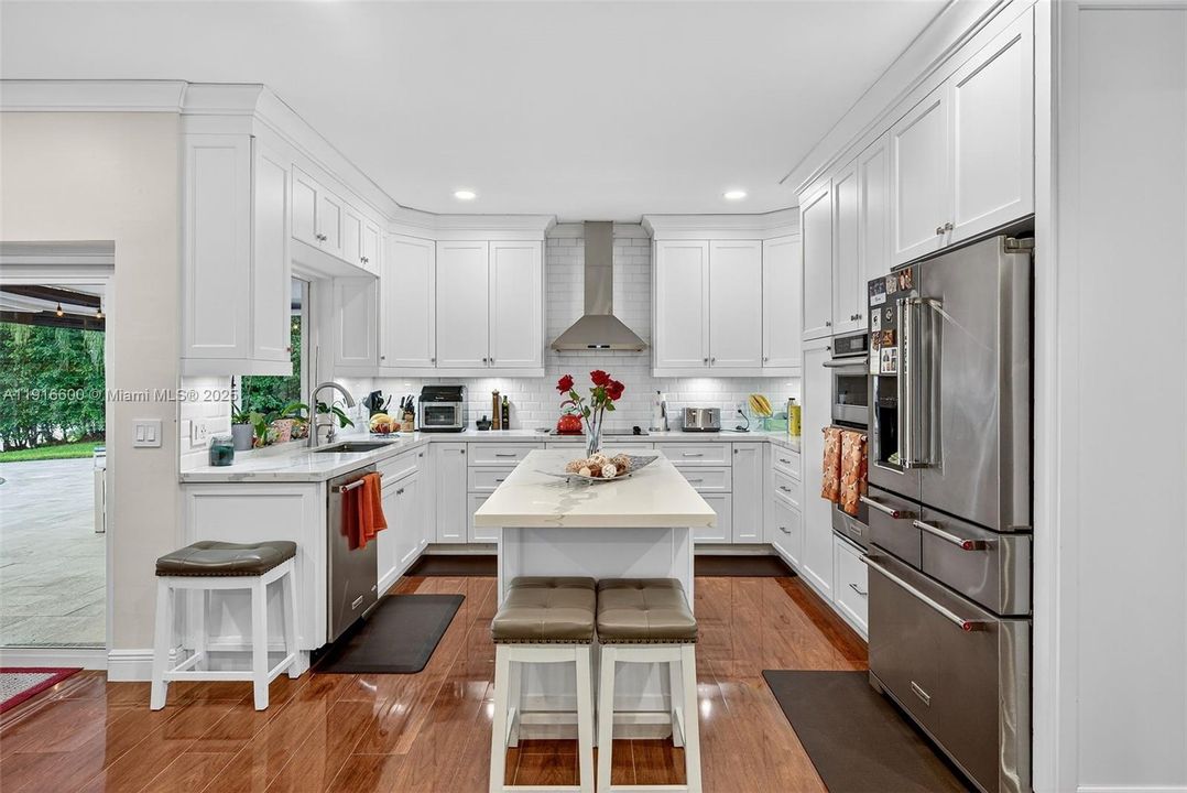 For Sale: $1,589,000 (5 beds, 3 baths, 4059 Square Feet)