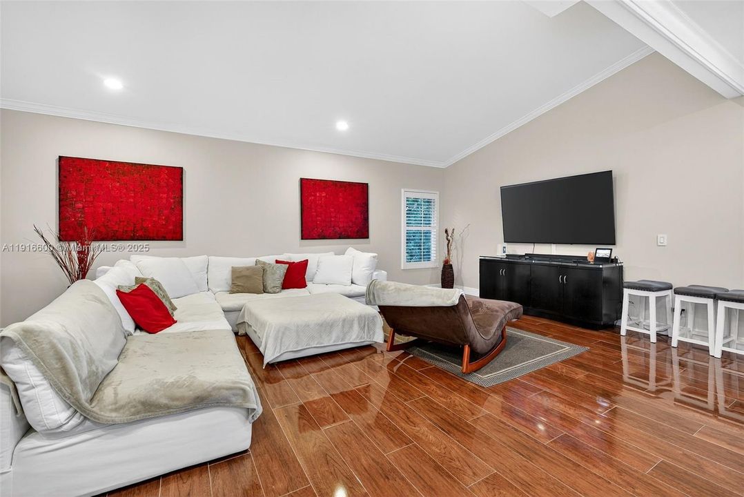 For Sale: $1,589,000 (5 beds, 3 baths, 4059 Square Feet)