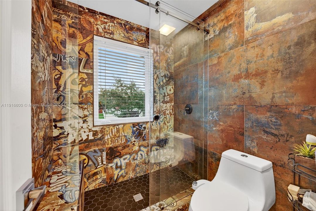 For Sale: $1,589,000 (5 beds, 3 baths, 4059 Square Feet)