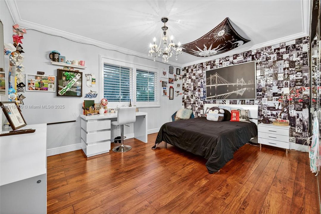 For Sale: $1,589,000 (5 beds, 3 baths, 4059 Square Feet)