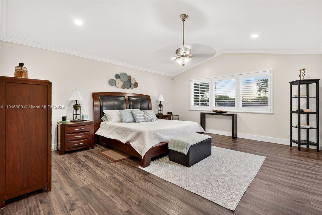 For Sale: $1,589,000 (5 beds, 3 baths, 4059 Square Feet)