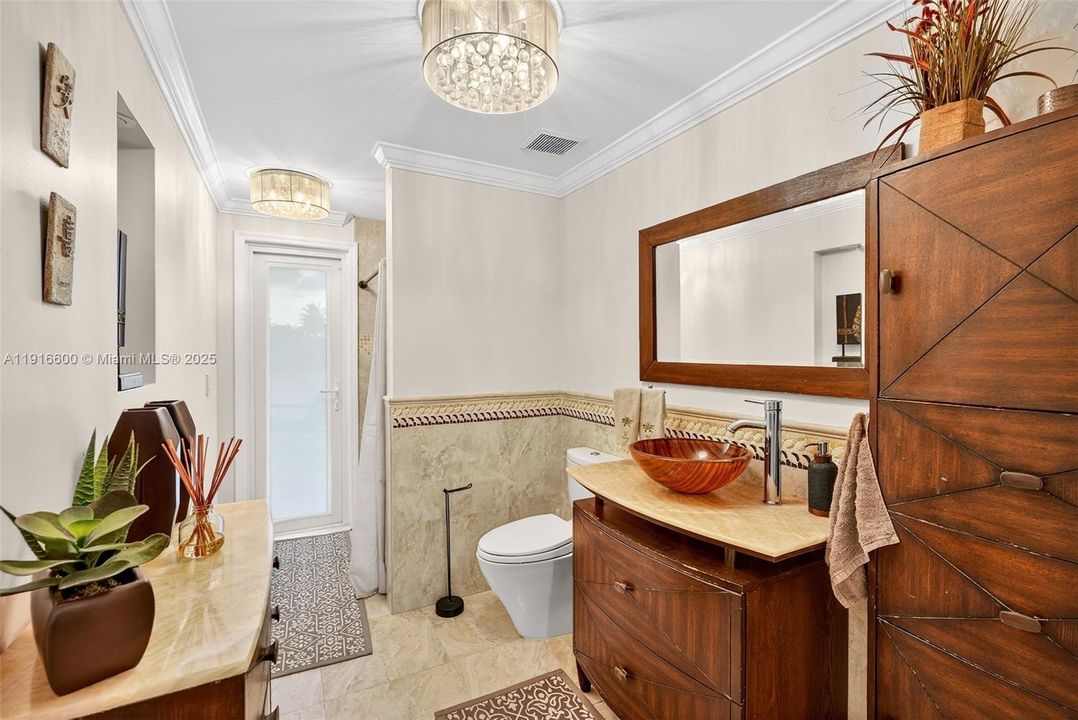 For Sale: $1,589,000 (5 beds, 3 baths, 4059 Square Feet)