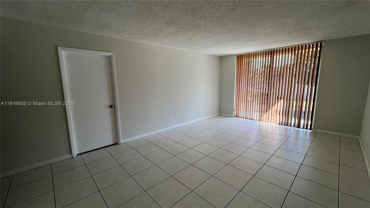 В аренду: $1,850 (1 спален, 1 ванн, 690 Квадратных фут)