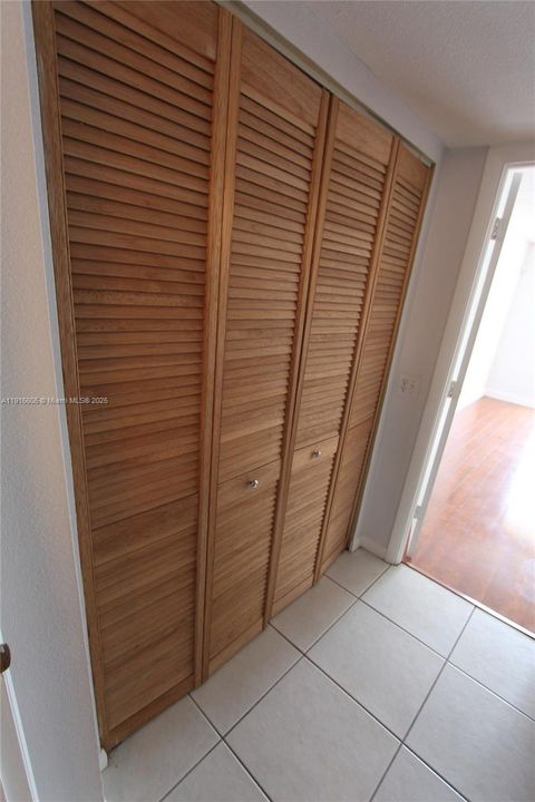 В аренду: $1,850 (1 спален, 1 ванн, 690 Квадратных фут)