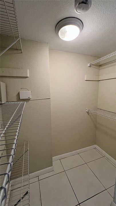 В аренду: $1,850 (1 спален, 1 ванн, 690 Квадратных фут)