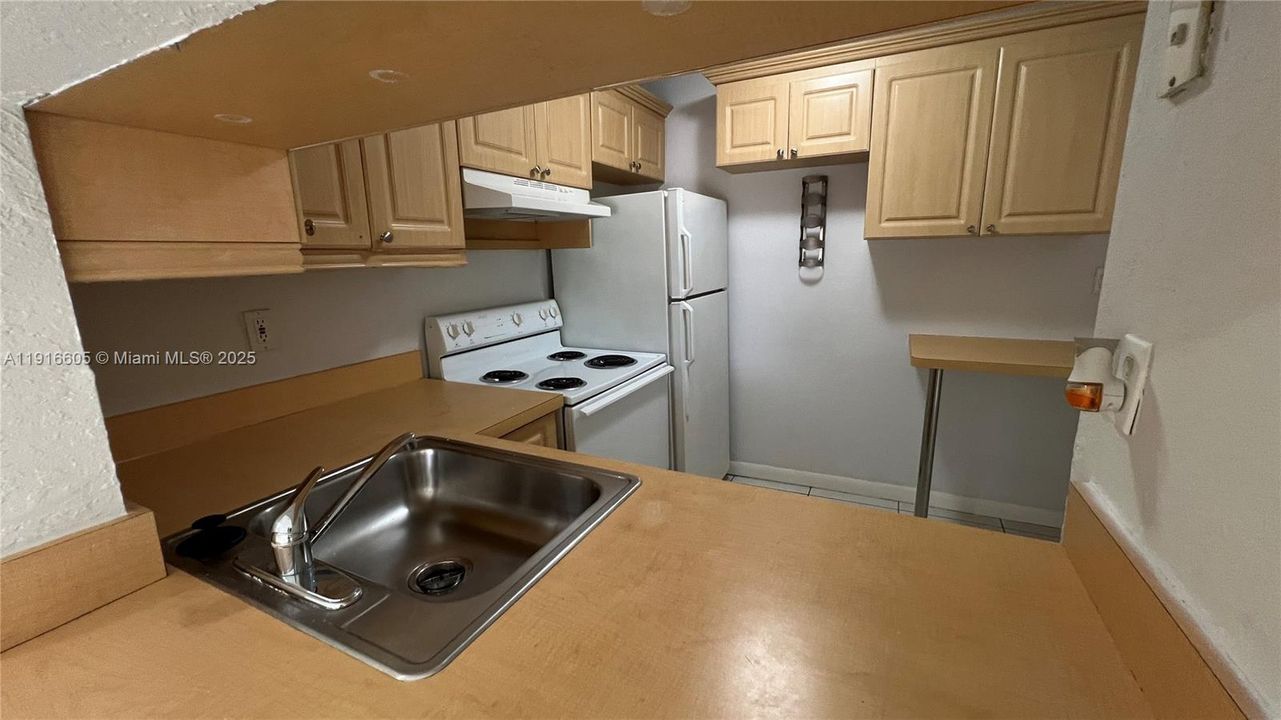 В аренду: $1,850 (1 спален, 1 ванн, 690 Квадратных фут)