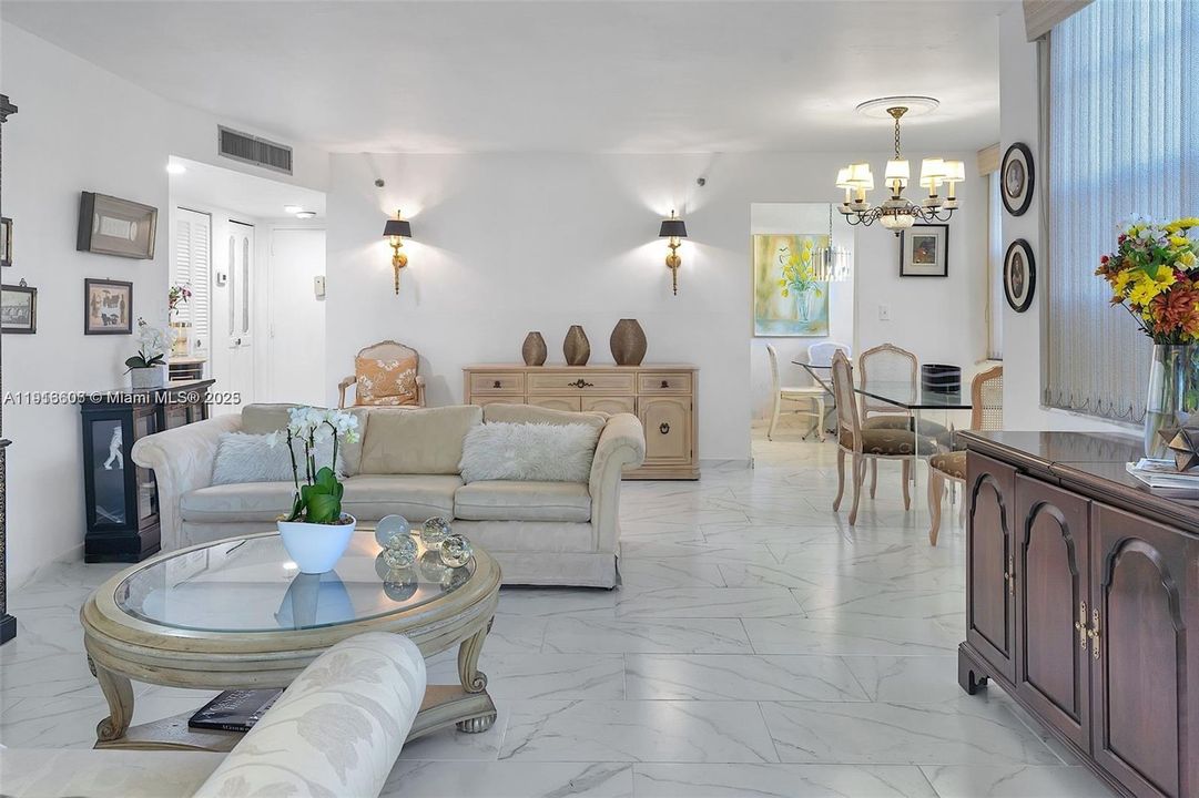 待售: $186,500 (2 贝兹, 2 浴室, 1120 平方英尺)