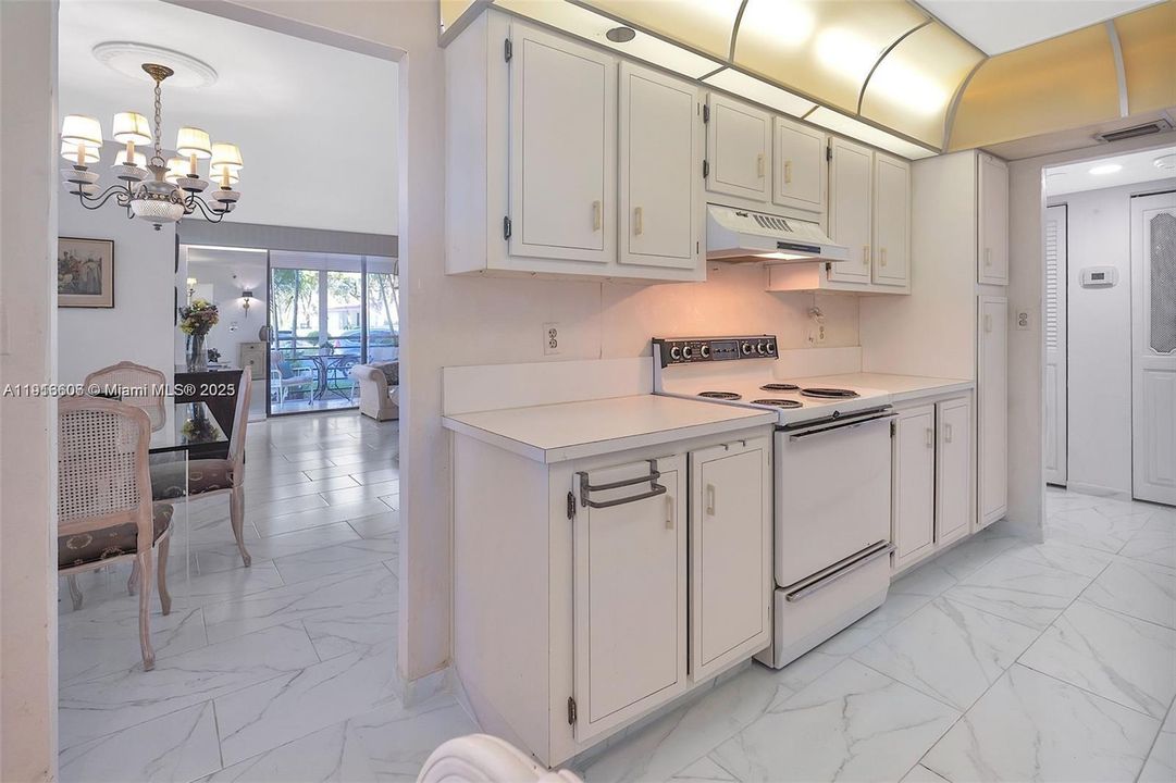 待售: $186,500 (2 贝兹, 2 浴室, 1120 平方英尺)