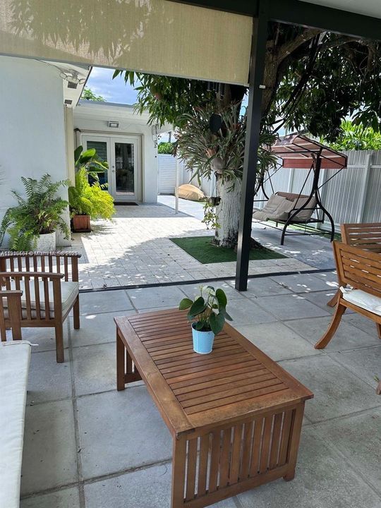 Под контрактом: $3,500 (3 спален, 1 ванн, 1806 Квадратных фут)