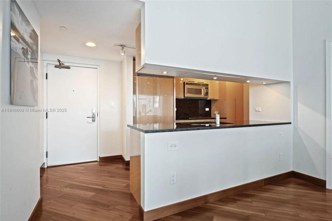 For Sale: $1,295,000 (2 beds, 2 baths, 1200 Square Feet)