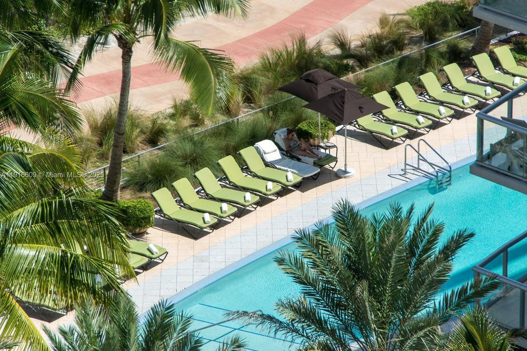 For Sale: $1,295,000 (2 beds, 2 baths, 1200 Square Feet)