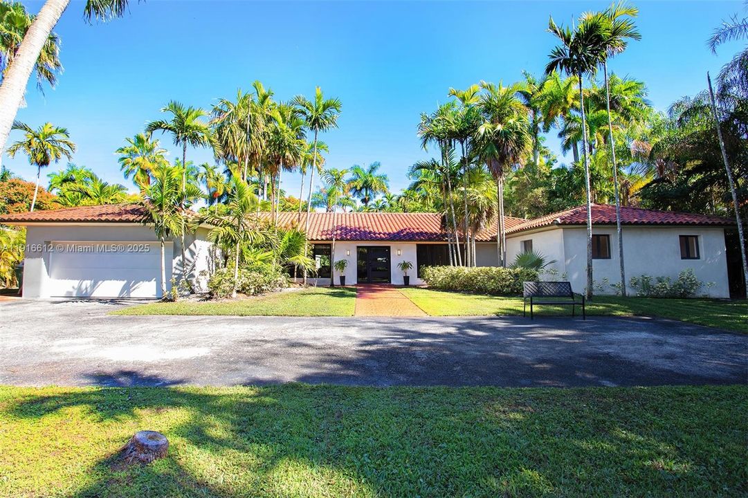 For Sale: $1,785,000 (4 beds, 3 baths, 4262 Square Feet)