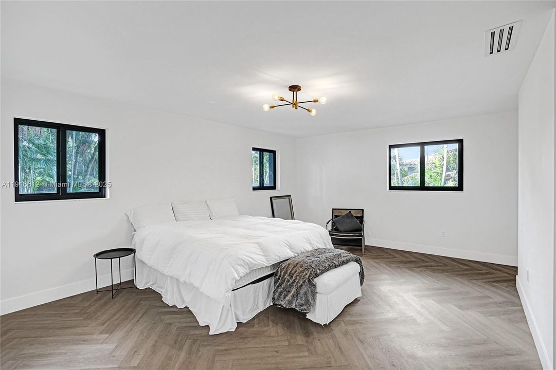 For Sale: $1,785,000 (4 beds, 3 baths, 4262 Square Feet)