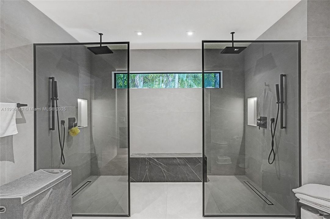 For Sale: $1,785,000 (4 beds, 3 baths, 4262 Square Feet)