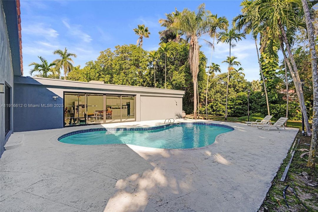 For Sale: $1,785,000 (4 beds, 3 baths, 4262 Square Feet)