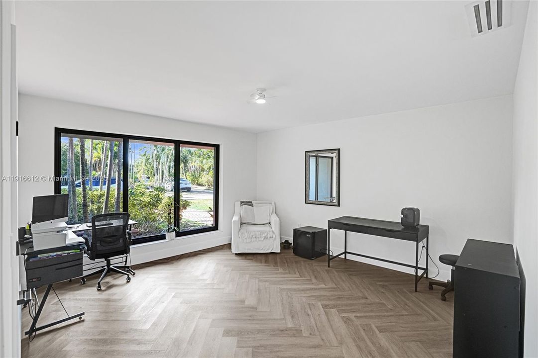 For Sale: $1,785,000 (4 beds, 3 baths, 4262 Square Feet)