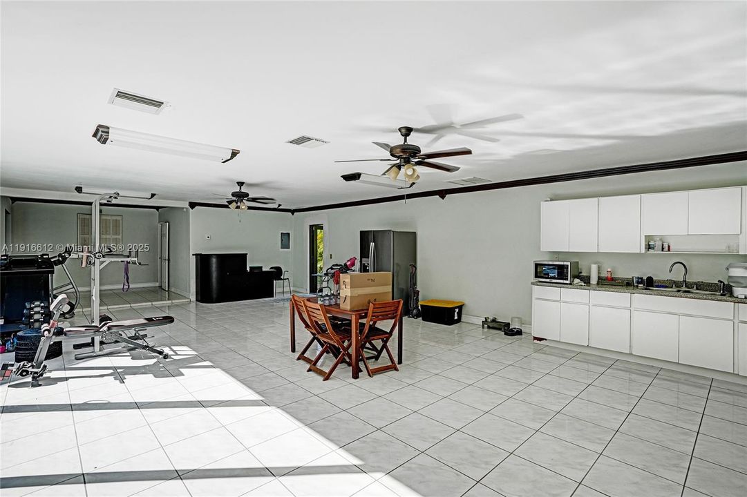 For Sale: $1,785,000 (4 beds, 3 baths, 4262 Square Feet)