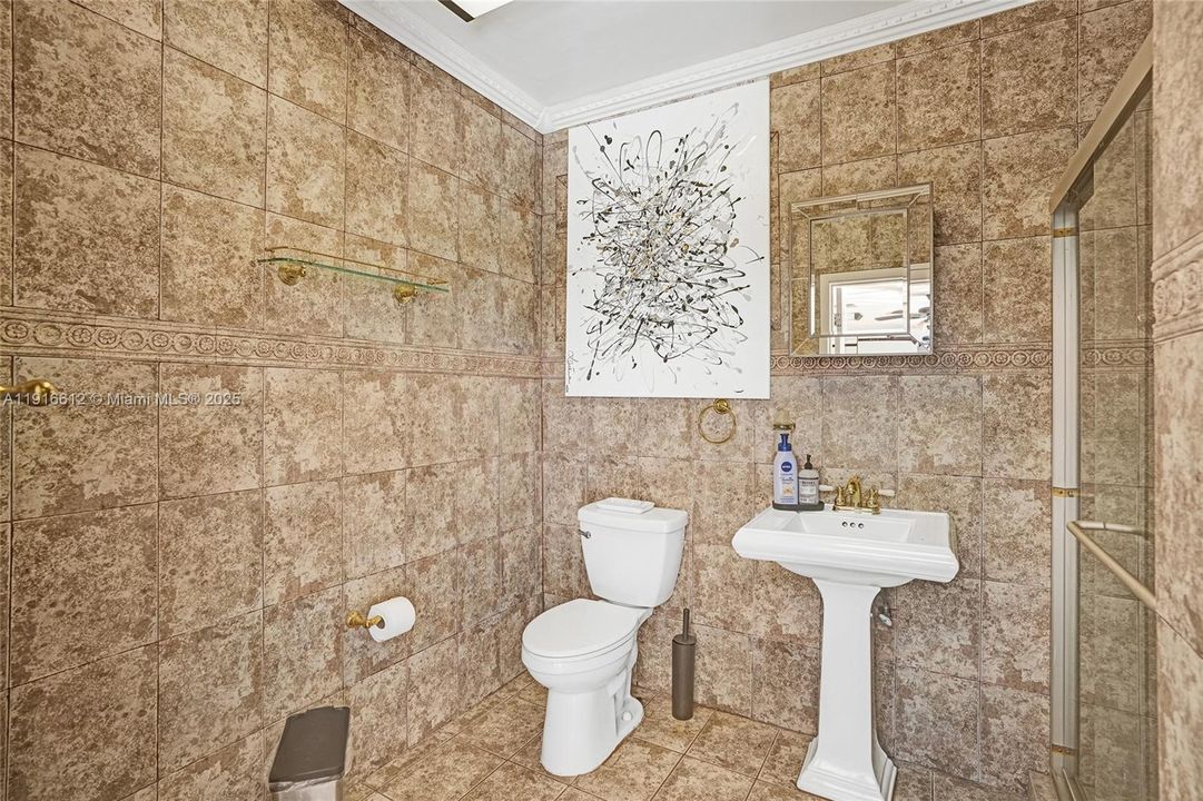 For Sale: $1,785,000 (4 beds, 3 baths, 4262 Square Feet)