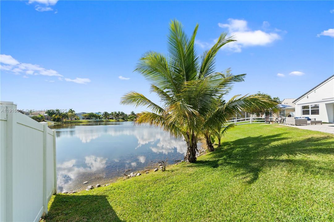 For Sale: $820,000 (3 beds, 2 baths, 1991 Square Feet)