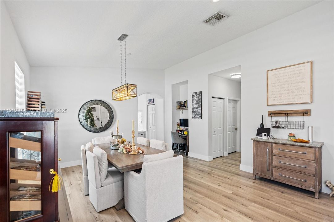 For Sale: $820,000 (3 beds, 2 baths, 1991 Square Feet)