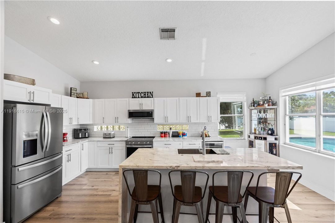 For Sale: $820,000 (3 beds, 2 baths, 1991 Square Feet)