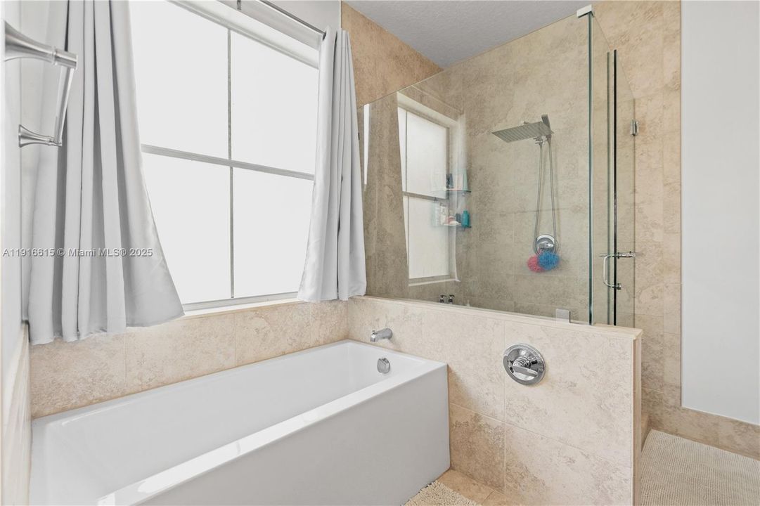 For Sale: $820,000 (3 beds, 2 baths, 1991 Square Feet)