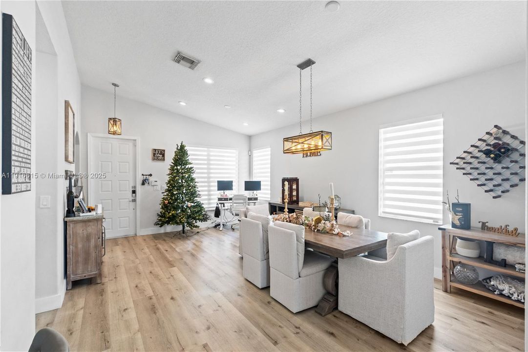 For Sale: $820,000 (3 beds, 2 baths, 1991 Square Feet)