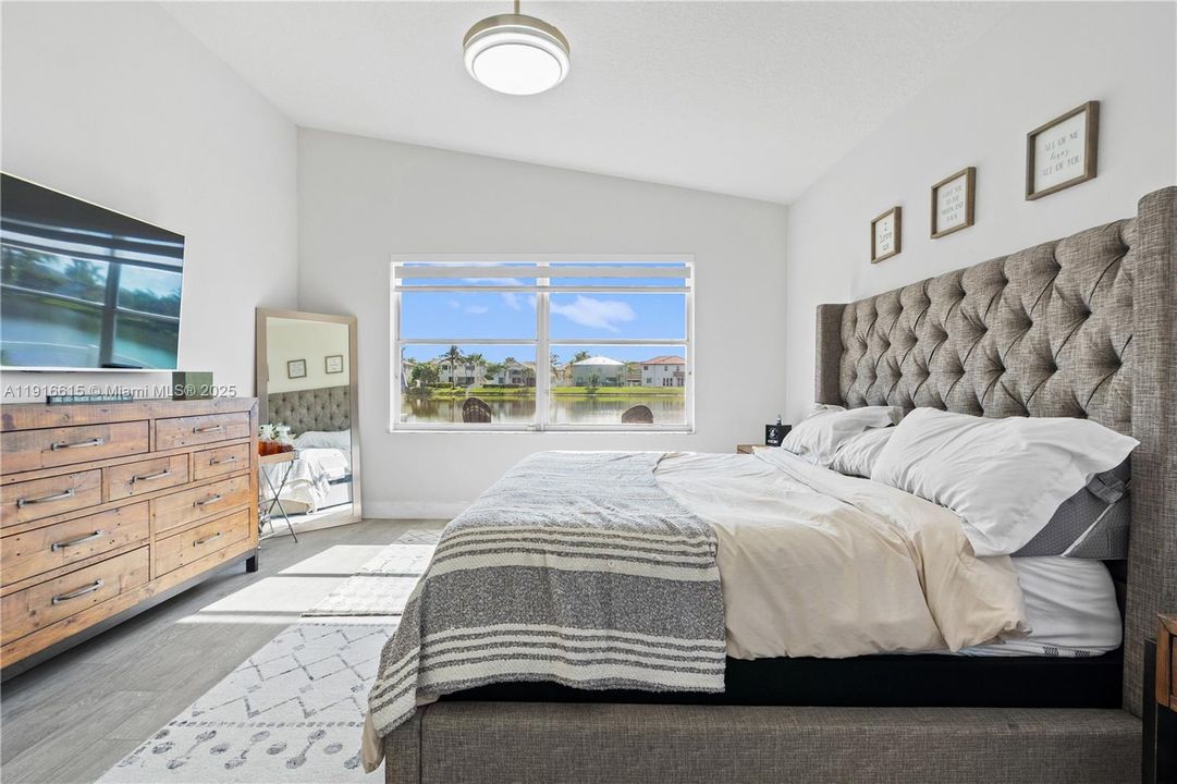 For Sale: $820,000 (3 beds, 2 baths, 1991 Square Feet)