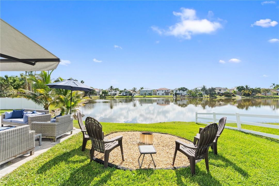 For Sale: $820,000 (3 beds, 2 baths, 1991 Square Feet)