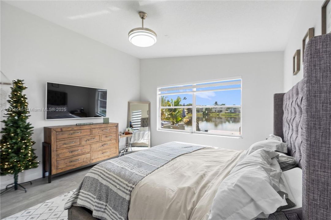 For Sale: $820,000 (3 beds, 2 baths, 1991 Square Feet)