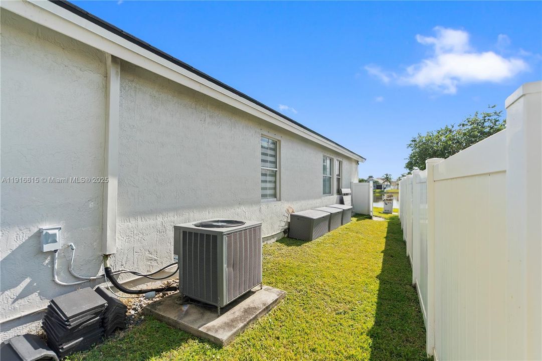 For Sale: $820,000 (3 beds, 2 baths, 1991 Square Feet)