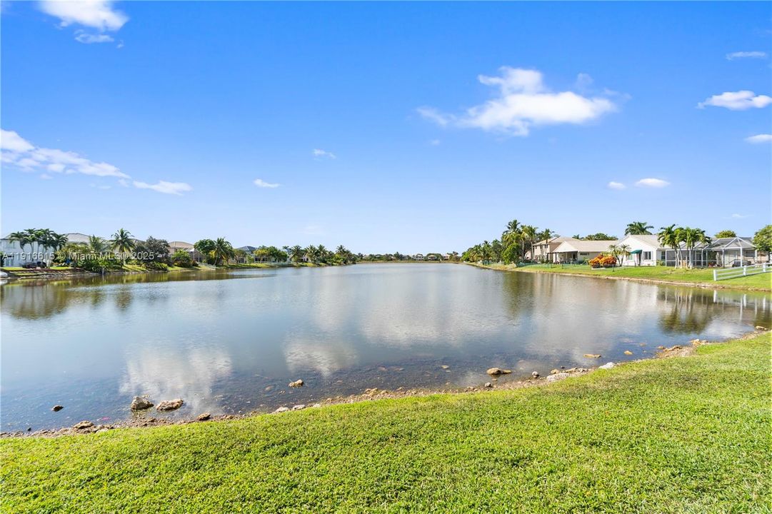 For Sale: $820,000 (3 beds, 2 baths, 1991 Square Feet)