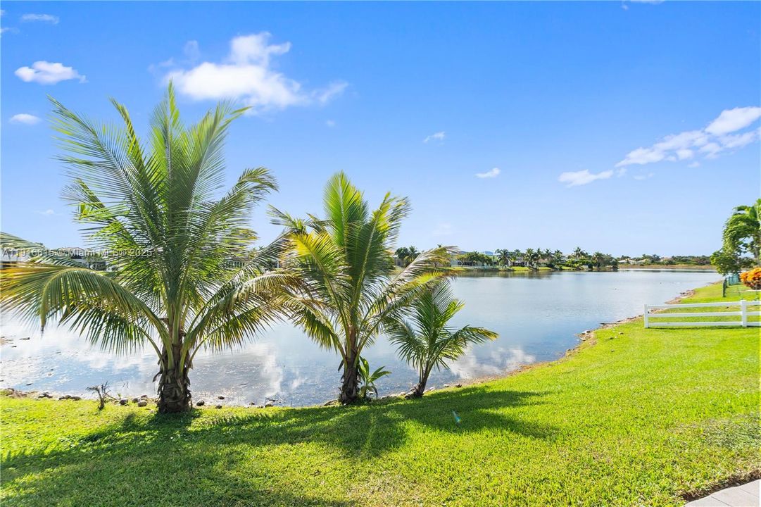 For Sale: $820,000 (3 beds, 2 baths, 1991 Square Feet)