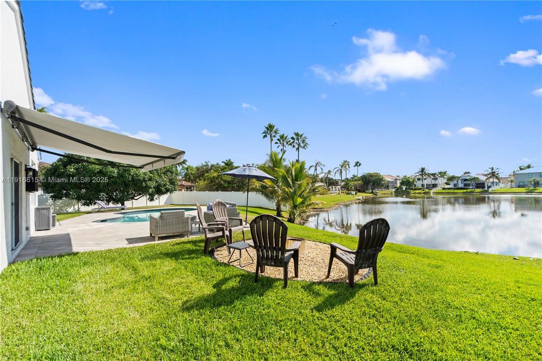 For Sale: $820,000 (3 beds, 2 baths, 1991 Square Feet)