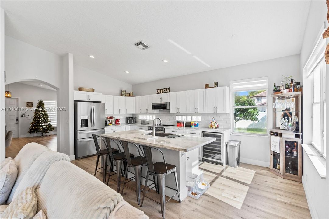 For Sale: $820,000 (3 beds, 2 baths, 1991 Square Feet)