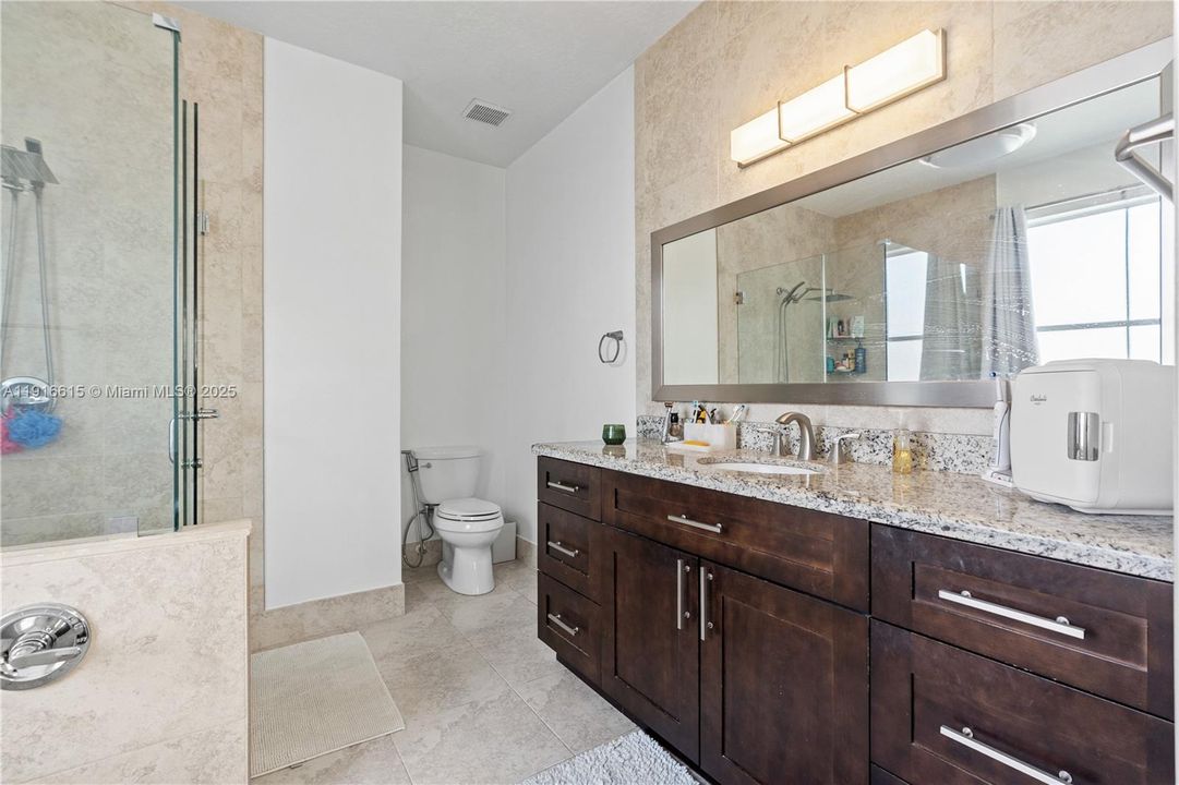 For Sale: $820,000 (3 beds, 2 baths, 1991 Square Feet)