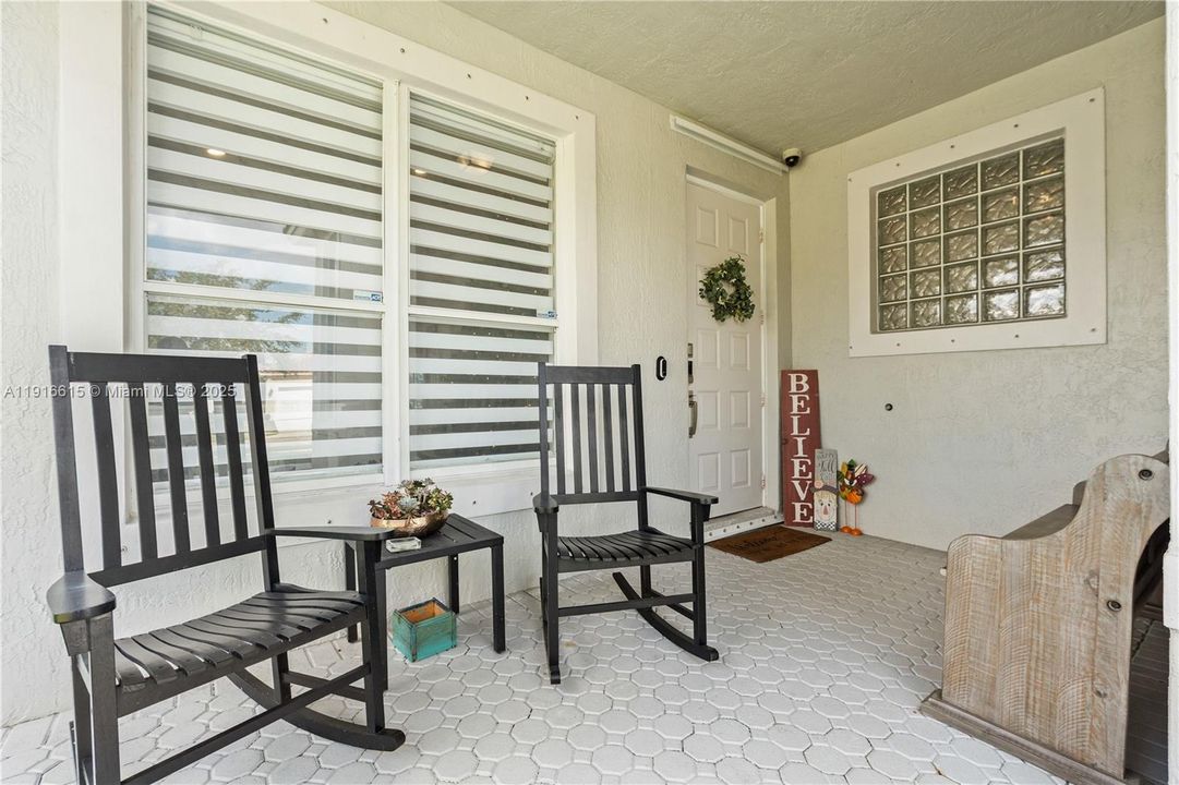 For Sale: $820,000 (3 beds, 2 baths, 1991 Square Feet)