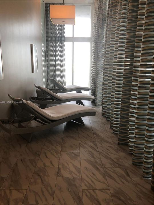 En Venta: $450,000 (1 camas, 1 baños, 845 Pies cuadrados)