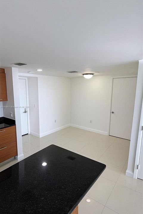 En Venta: $450,000 (1 camas, 1 baños, 845 Pies cuadrados)