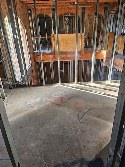 Active With Contract: $795,000 (6 beds, 5 baths, 5595 Square Feet)