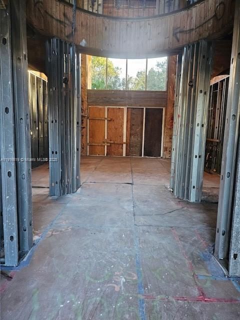 Active With Contract: $795,000 (6 beds, 5 baths, 5595 Square Feet)