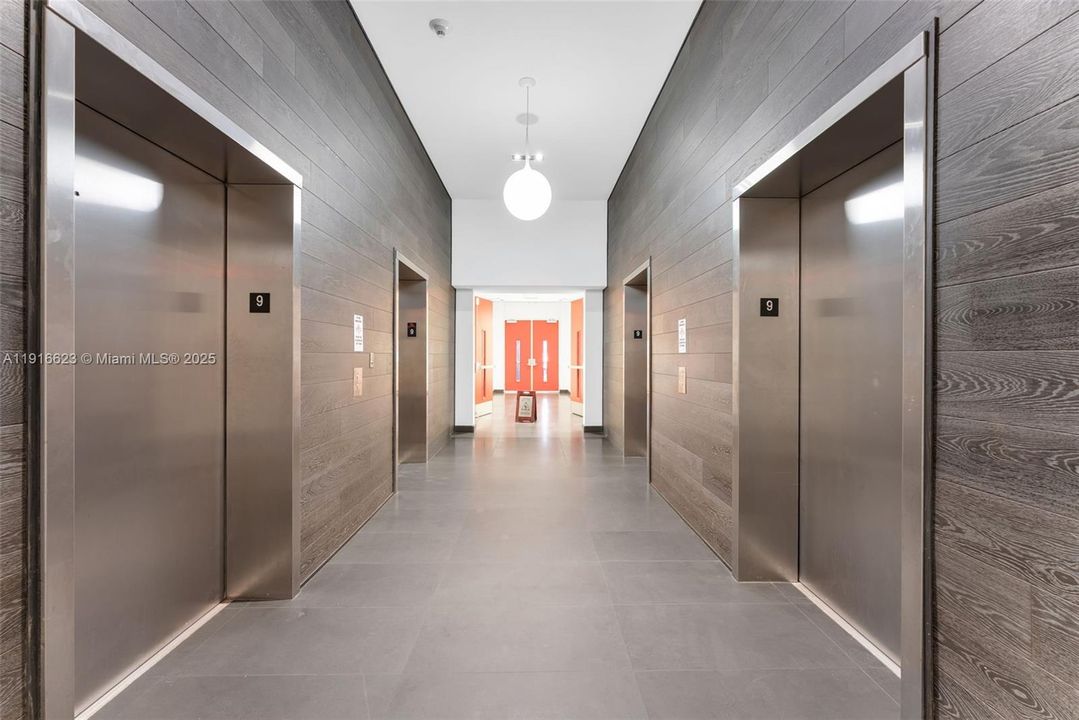 待售: $419,000 (1 贝兹, 1 浴室, 850 平方英尺)